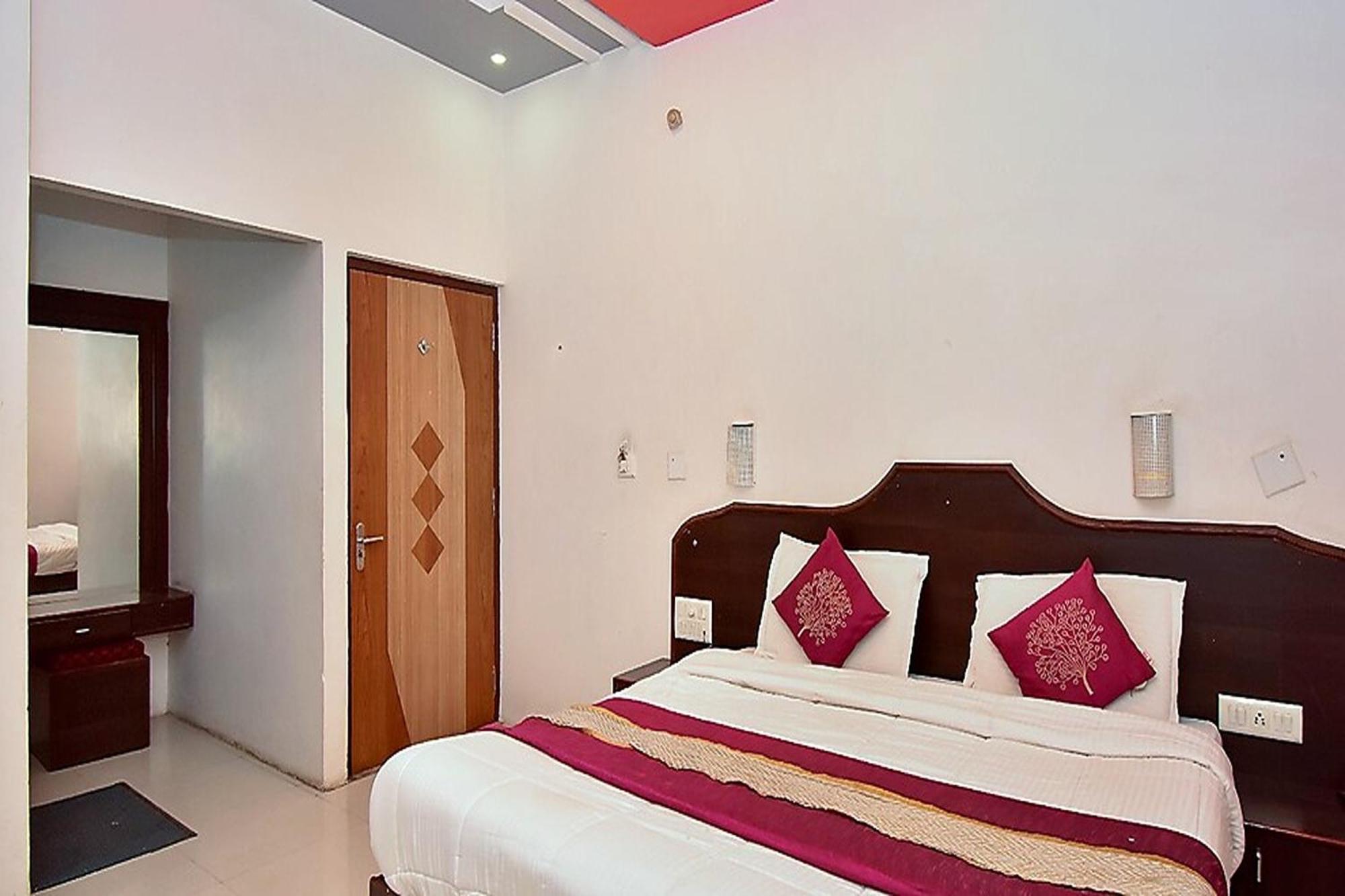 Hotel Deep Palace Near Bus Stand Udaipole Udaipur Exterior foto